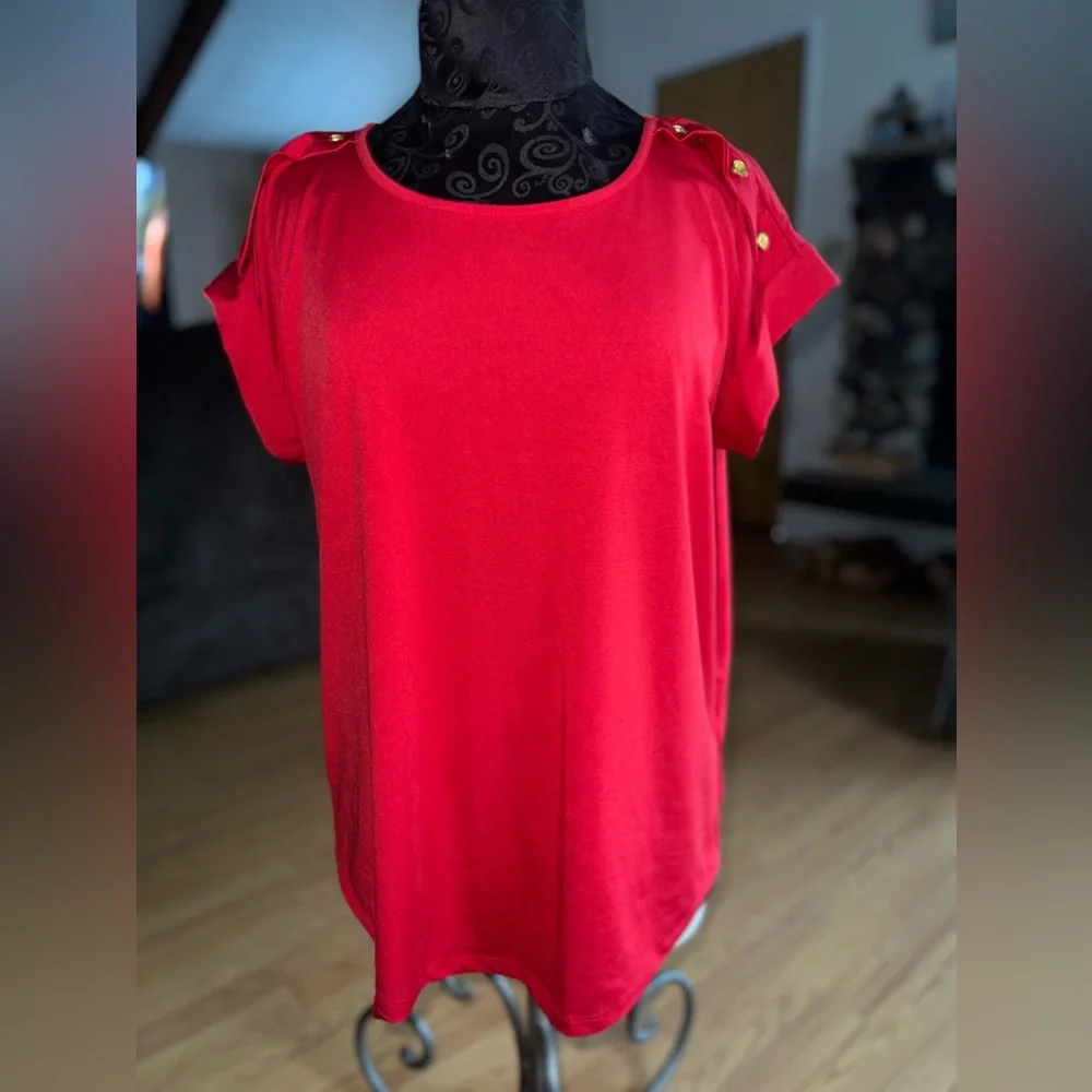 Red top - Picture 1 of 3